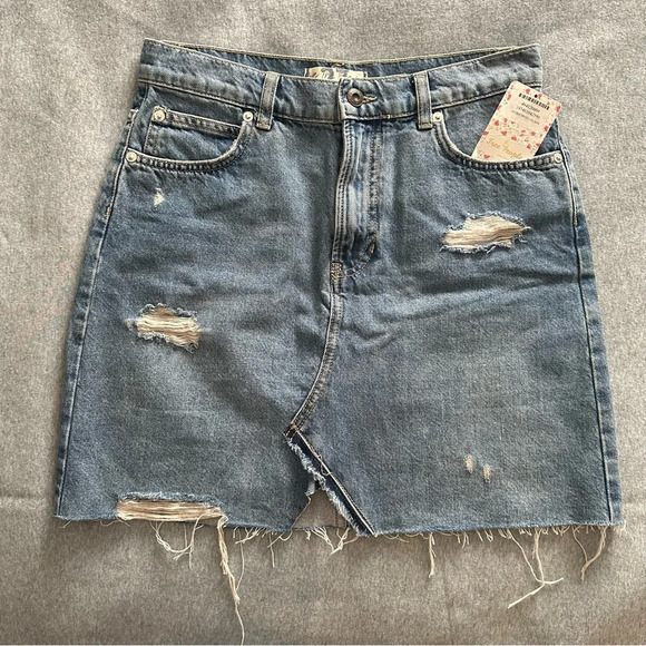 NWT We the Free denim mini skirt distressed raw hem midstone size 27 - Picture 1 of 8